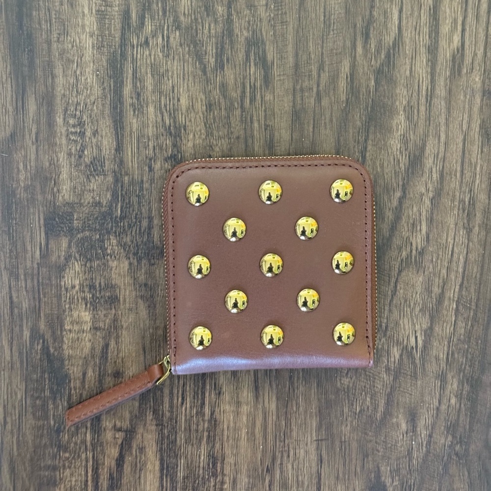 Madewell the essential zip wallet size 4” H 4.1/3” W